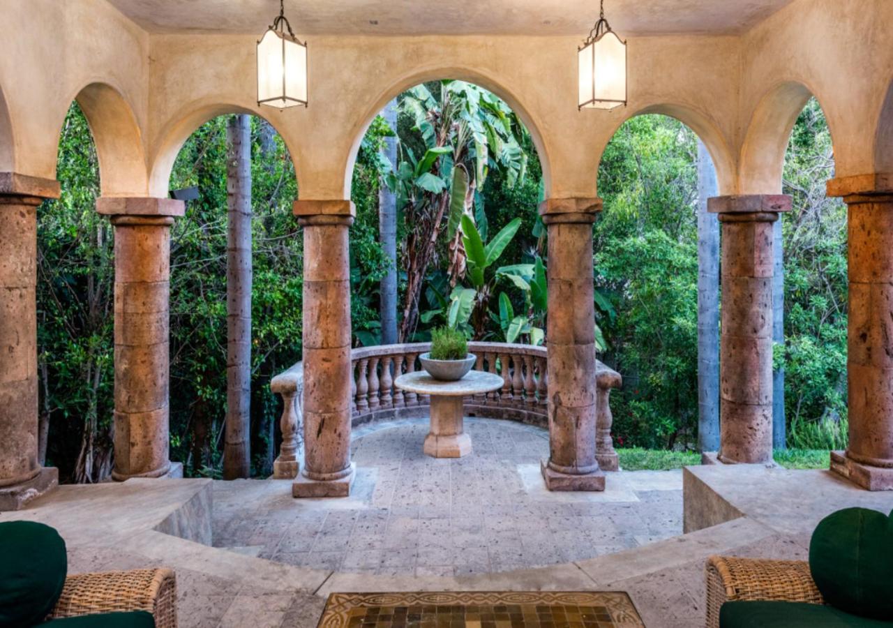 Villa Carolwood Estate