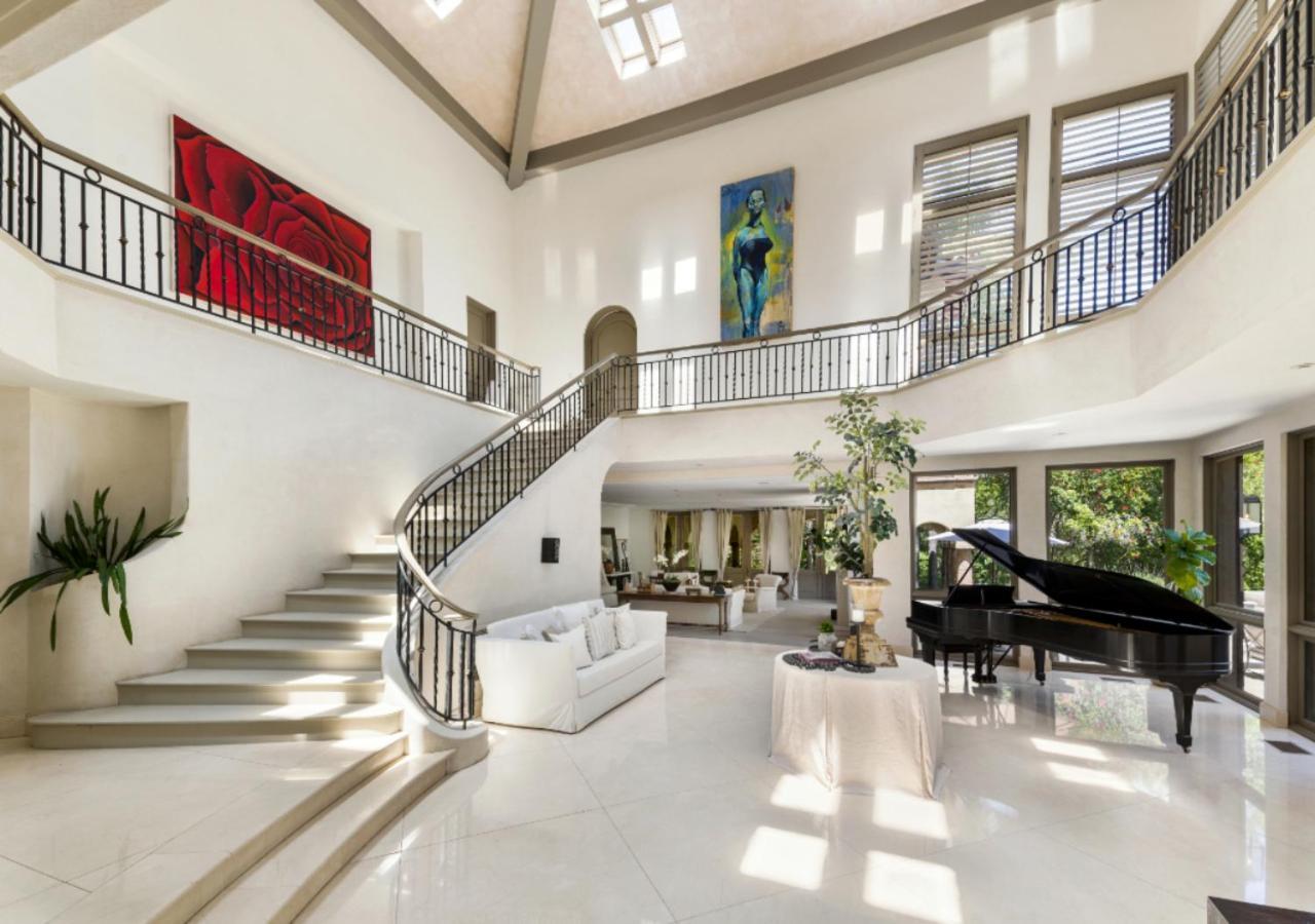 Villa Carolwood Estate